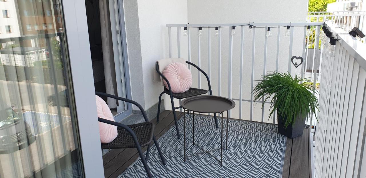 Nowoczesny Apartament Z Garazem Morelova Danzig Exterior foto